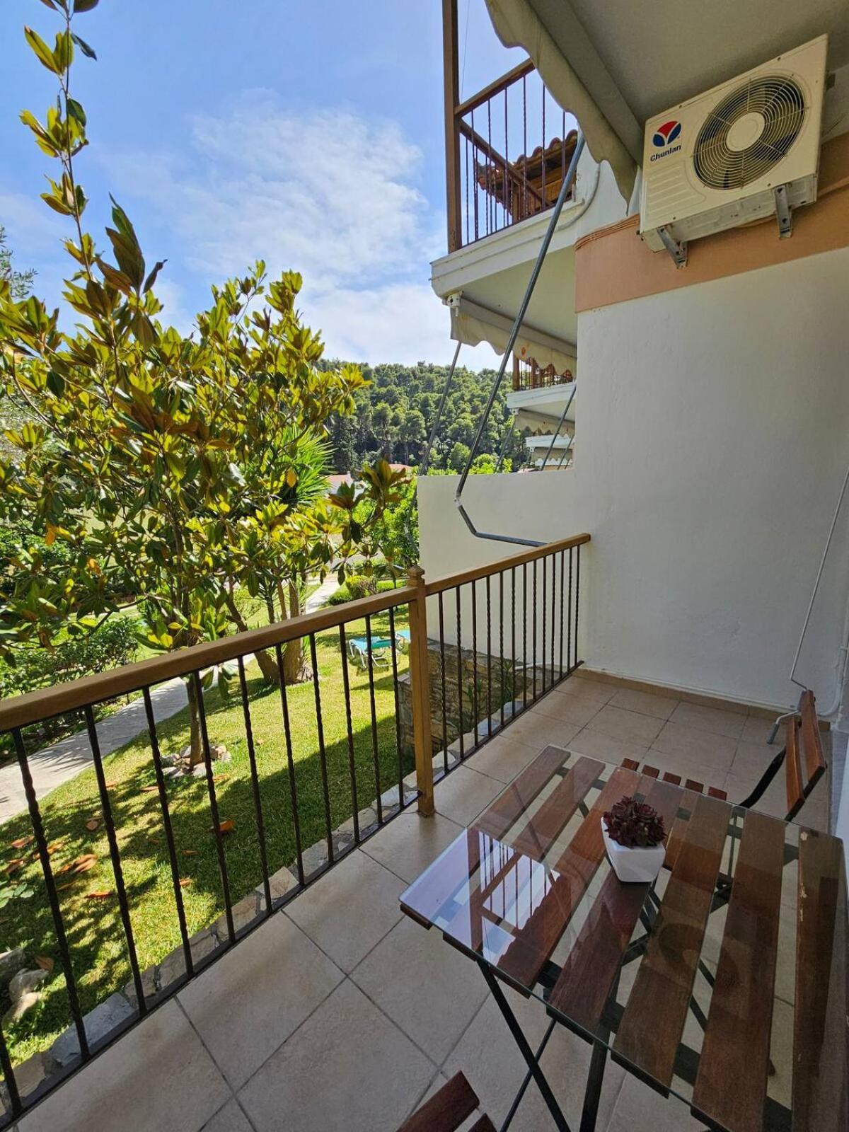 The Pine Trees Aparthotel Αγνώντας Εξωτερικό φωτογραφία